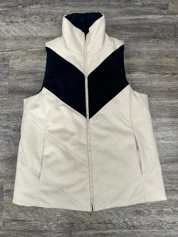Men's Coats Made in ItalyVest Puffer & Quilted By Tuckernuck In Blue & Cream, Size: M Men's Coats Made in ItalyVest Puffer & Quilted By Tuckernuck In Blue & Cream, Size: M