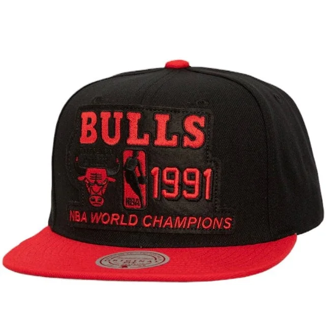 Warm Woolen HatsMitchell & Ness Chicago Bulls Finals Champions Flipside Snapback (Black/Red)