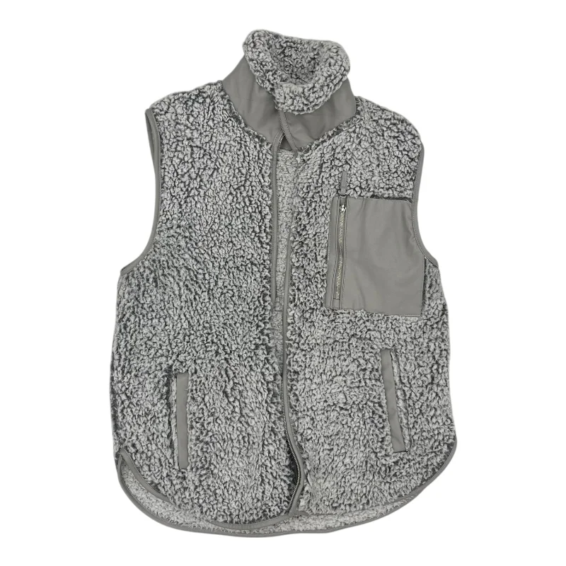 Durable Men's Car CoatsVest Faux Fur & Sherpa By Abercrombie And Fitch In Grey, Size:L Durable Men's Car CoatsVest Faux Fur & Sherpa By Abercrombie And Fitch In Grey, Size:L