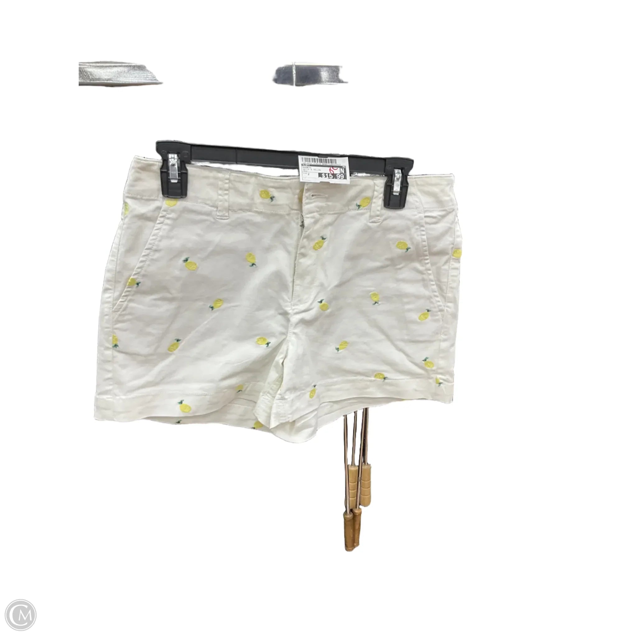 Breathable and Lightweight Men's Summer ShortsShorts By Loft In White & Yellow, Size: 2 Breathable and Lightweight Men's Summer ShortsShorts By Loft In White & Yellow, Size: 2