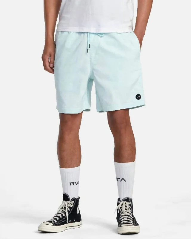 Men's Long-Lasting Cargo ShortsEscape Walkshorts In Light Blue