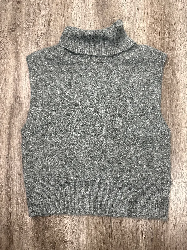 Comfortable Men's ParkasVest Sweater By Old Navy In Grey, Size: S