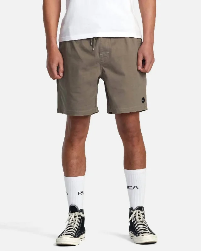 Tailored Men's Chino ShortsEscape Walkshorts In Mushroom
