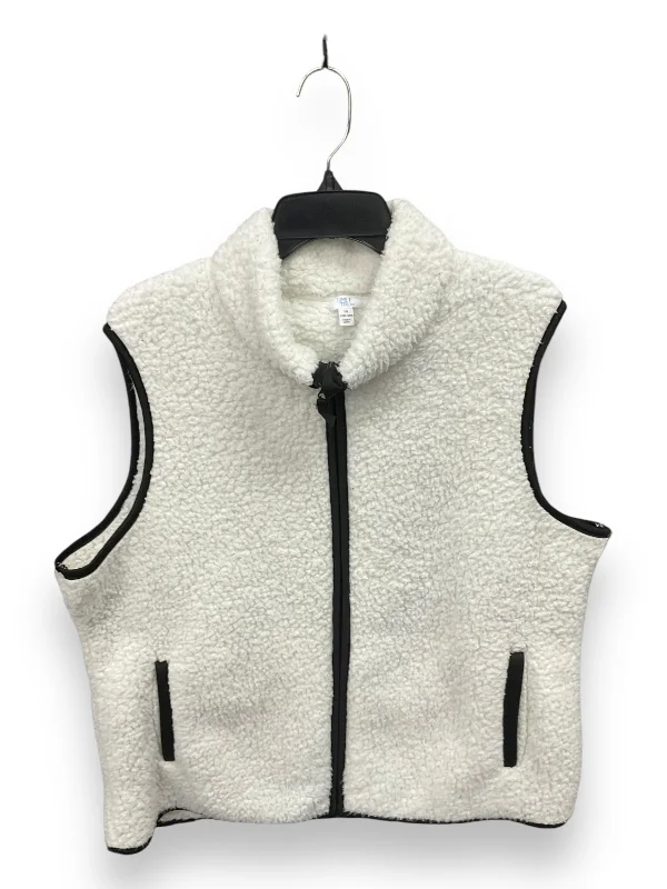 Cool Men's Pea CoatsVest Faux Fur & Sherpa By Time And Tru In White, Size: 1x