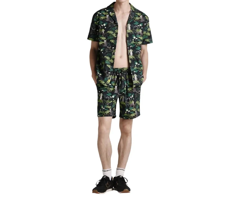 Flexible Fit Men's Yoga and Workout ShortsMen's Lemurs Print Shorts In Black