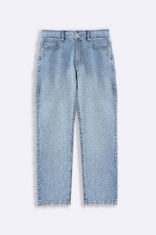 CLASSIC STRAIGHT JEANS