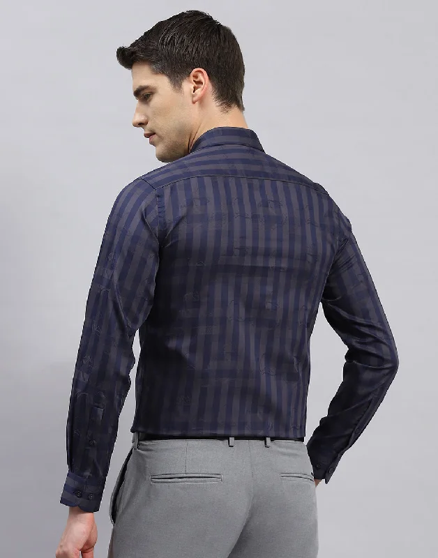 Men Grey Check Collar Full Sleeve Shirt