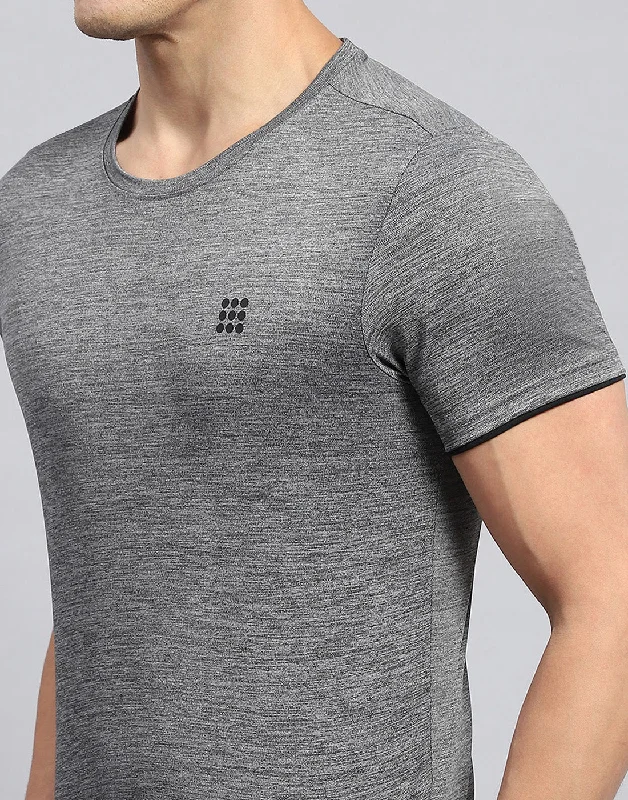 Men Grey Solid Round Neck Half Sleeve Short