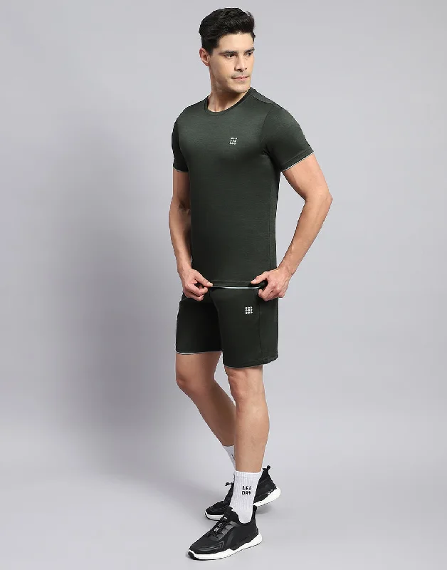 Men Olive Solid Round Neck Half Sleeve Short