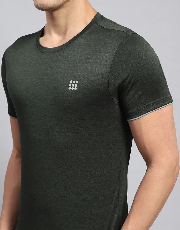 Men Olive Solid Round Neck Half Sleeve Short