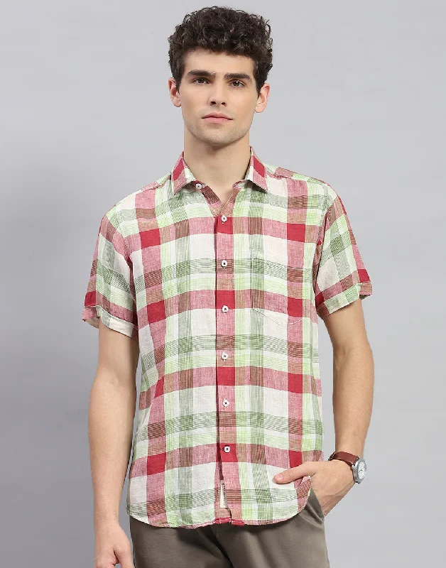 Men Red Check Collar Neck Half Sleeve Shirt