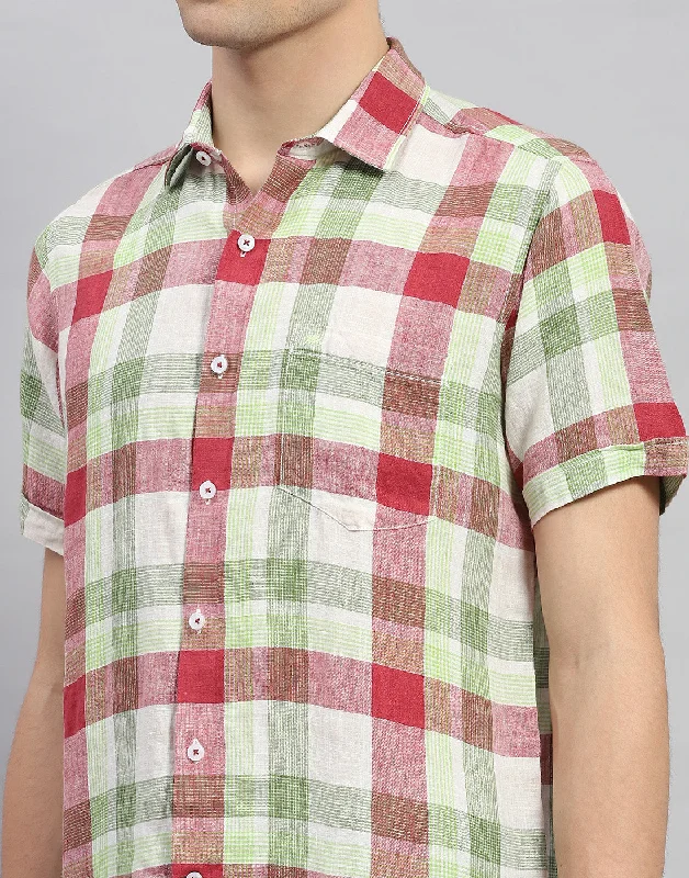 Men Red Check Collar Neck Half Sleeve Shirt